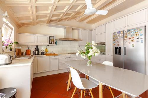 Luxury Villa with Swimming Pool in Rome