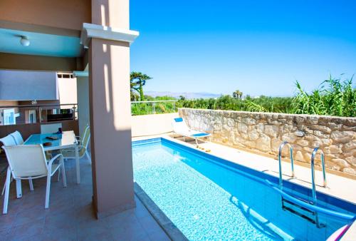 Pyrgos Spring pool apartment