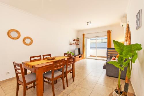 Afbeelding uit fotogalerij van Large Modern 1 Bed Apartment with pool in Lagos