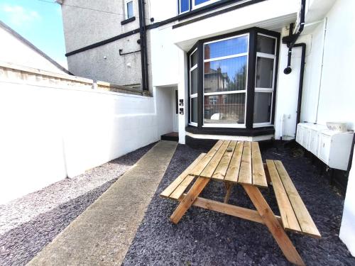 Gallery image of Apartment 1, Wilmur Court in Rhyl