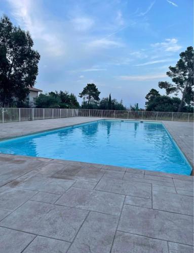 Πισίνα στο ή κοντά στο Appartement