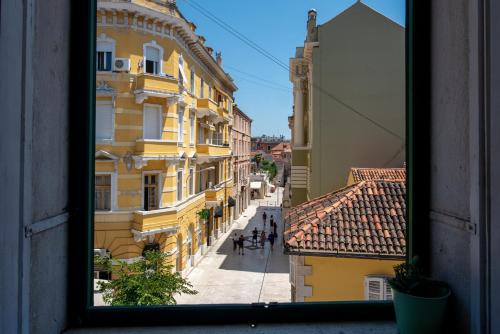 Split Ann Apartments