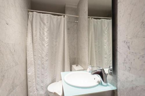 Apartment Barcelona Rentals - Classic Bonanova Apartment
