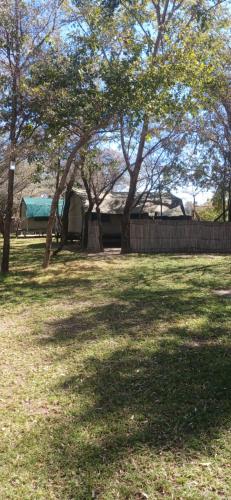 Taman di luar Camp Hogo Kavango