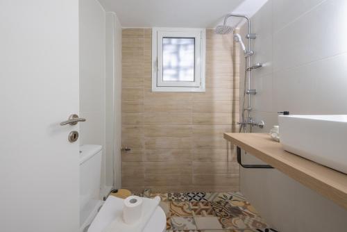 Ένα μπάνιο στο Ble Elia Thiseio Suite