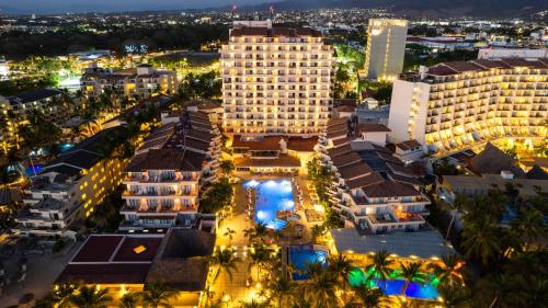 Nespecifikovaný výhled na destinaci Puerto Vallarta nebo výhled na město při pohledu z rezortu