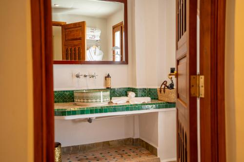 Riad Dar Chams Tanjaにあるバスルーム