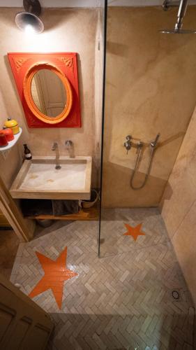 Un baño de Riad Anata