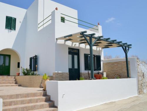 Charming Traditional Cycladic Studio in Zefyria