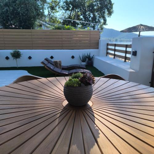 Φωτογραφία από το άλμπουμ του Malakion Lux Seaside Jacuzzi σε Malaki