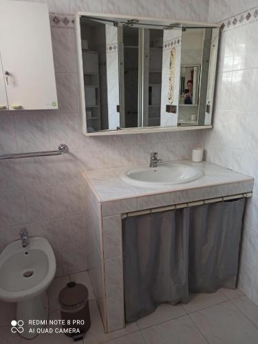 Ένα μπάνιο στο Appartement calme et indépendant à proximité de Toulouse