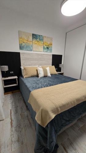 Ένα ή περισσότερα κρεβάτια σε δωμάτιο στο Platinum Home