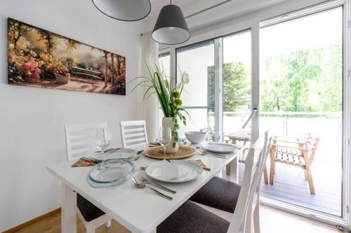 Apartment in quiet Area with Balcony and Parking, Walking distance to U1 Metro