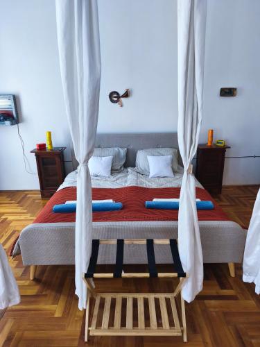 Tágas napfényes lakás