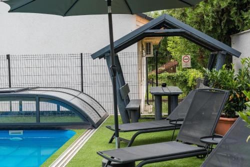 Kolam renang di atau dekat dengan Balatonic Lemon apartmanház