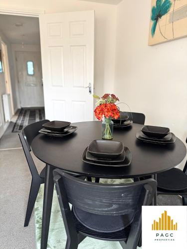 Fotografie z fotogalerie ubytování Spacious 3-Bed House - Contractors & Families - Free Parking - Fast Wifi v destinaci Corby and Weldon