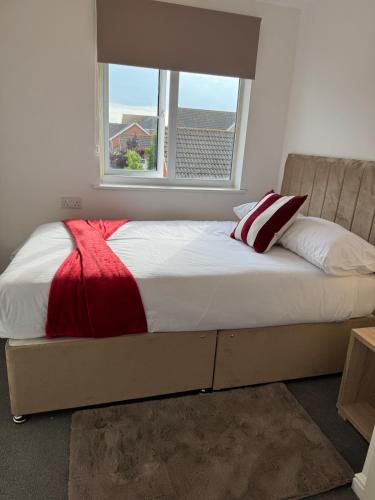Postel nebo postele na pokoji v ubytování Spacious 3-Bed House - Contractors & Families - Free Parking - Fast Wifi