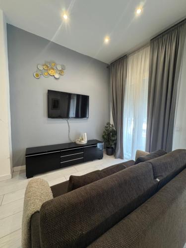 Junto al Paseo de la Castellana y Bernabéu, 6 pax