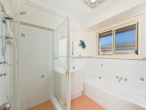 Koupelna v ubytování Pawprints