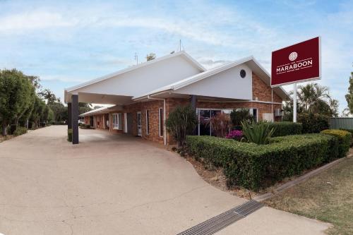 El edificio en el que está el motel