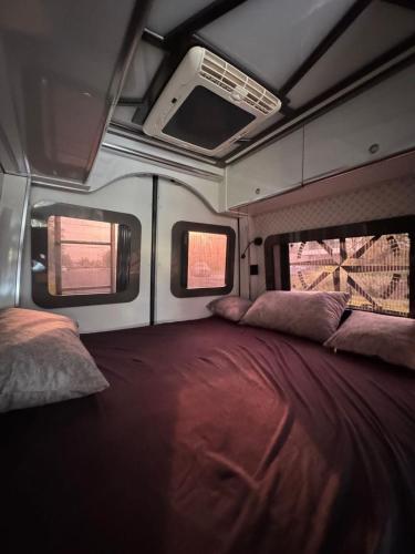 Voodi või voodid majutusasutuse Custom made Mercedes sprinter RV toas