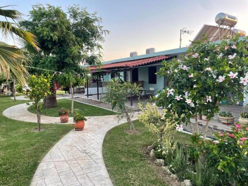 Gallery image of Merovili Μικρές Ενοικιαζόμενες Κατοικίες in Glífa