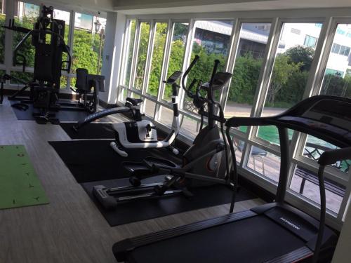 Fitness centrum a/nebo fitness zařízení v ubytování Vassana Design Hotel