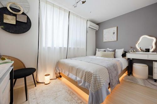 Hotel-Like Simmons Bed Couple Disney Shinjuku