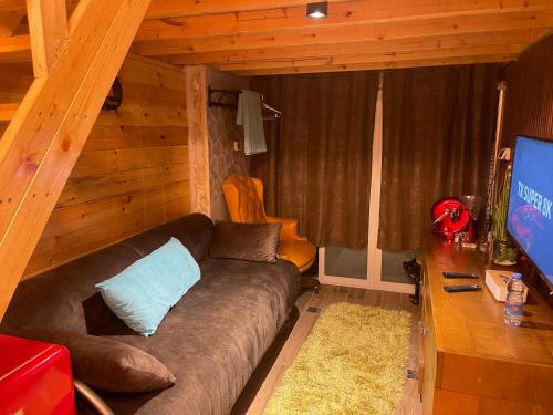 ALKHAWAJAT Guest Houseにあるテレビまたはエンターテインメントセンター