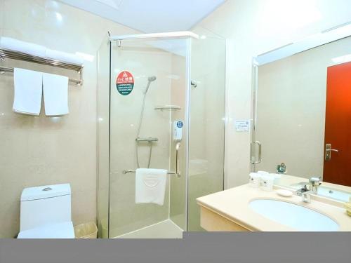 Salle de bains dans l'établissement GreenTree Inn Jiangsu Xuzhou Jinshan Bridge Building Jinqiao Road Express Hotel