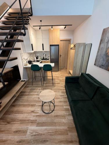 Ethra Suite 7