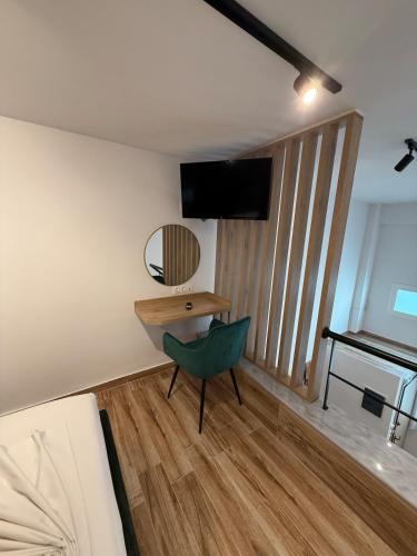 Ethra Suite 7