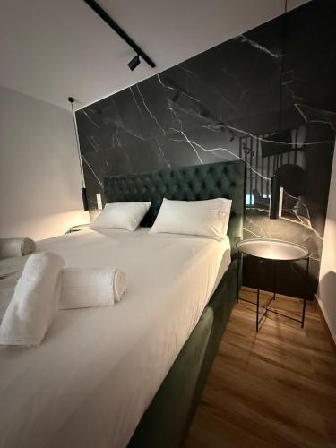 Ethra Suite 7