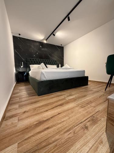 Ethra Suite 7