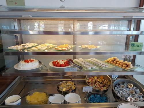 Makanan di atau berdekatan hotel