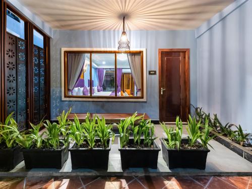 Κήπος έξω από το Cheata Suite Villa