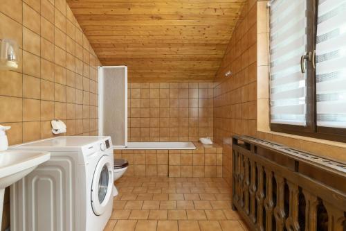 Ванная комната в Przytulne Apartamenty w Klimatycznym Domu nad Białką w Otoczeniu Górskich Krajobrazów by Noclegi Renters