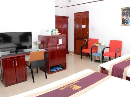 TV a/nebo společenská místnost v ubytování Tran Vinh Hotel