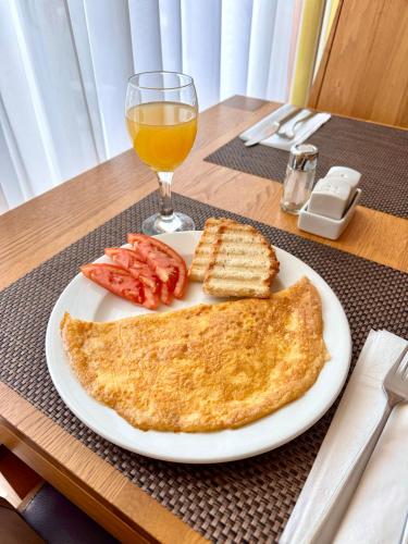 ホテルの敷地内または近くでの食事または食べ物