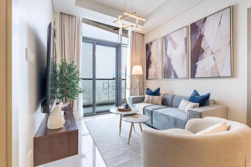 High-Floor Skyline View Near Safa Park and Godolphin Stables with Easy Access to Dubai Mall and Canal, Aykon City 2 Tower C, Business Bay by Deluxe Holiday Homes