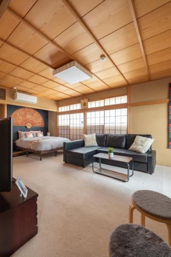 The Ivy Apartments, BEST Location, Yoyogi!!
