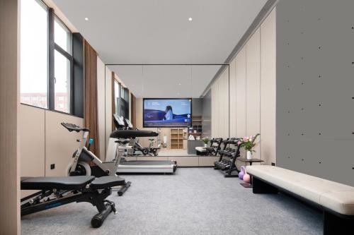 Gimnasio o instalaciones de fitness de Atour Hotel Wenling Zeguo Lingyue Plaza