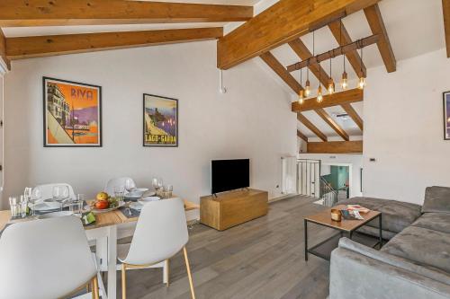 Riva's Rooftop Retreat - Happy Rentals photo 3