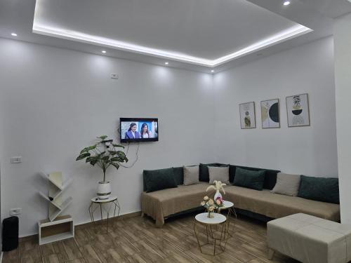 Μια τηλεόραση ή/και κέντρο ψυχαγωγίας στο Maya House - Villa Cap Zbib