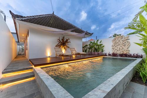 Kolam renang di atau dekat dengan Sunny 2BR Villa with Private Pool in Canggu