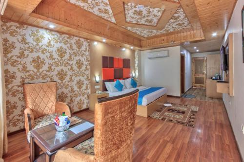 Ảnh trong thư viện ảnh của Grand Krisa Resort & SPA, Manali Experience Luxury With all Weather ACs in Every Room ở Manāli