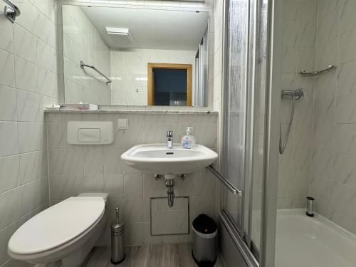 Ванная комната в Hotel Hasen Kaufbeuren Allgäu