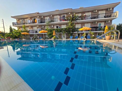 Lecini Studios with Pool, by ZanteWize