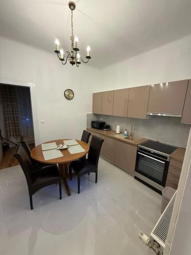 Hidden Oasis Apartment