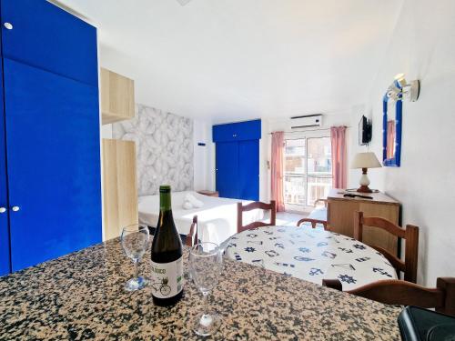 AA Guest - Jupiter Sea View Eco Apartment with Swimming Pools